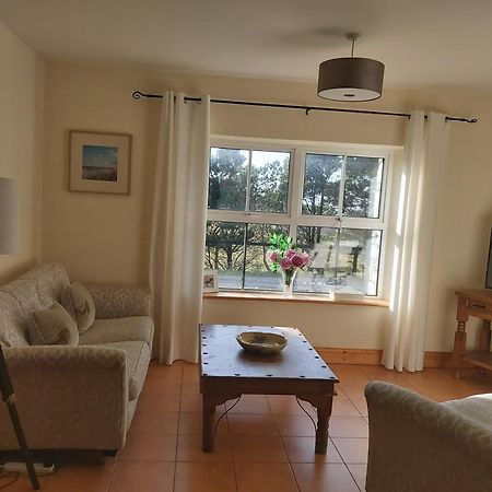 Shanakeever Farm - 2 Bedroom Apartment Clifden Room photo